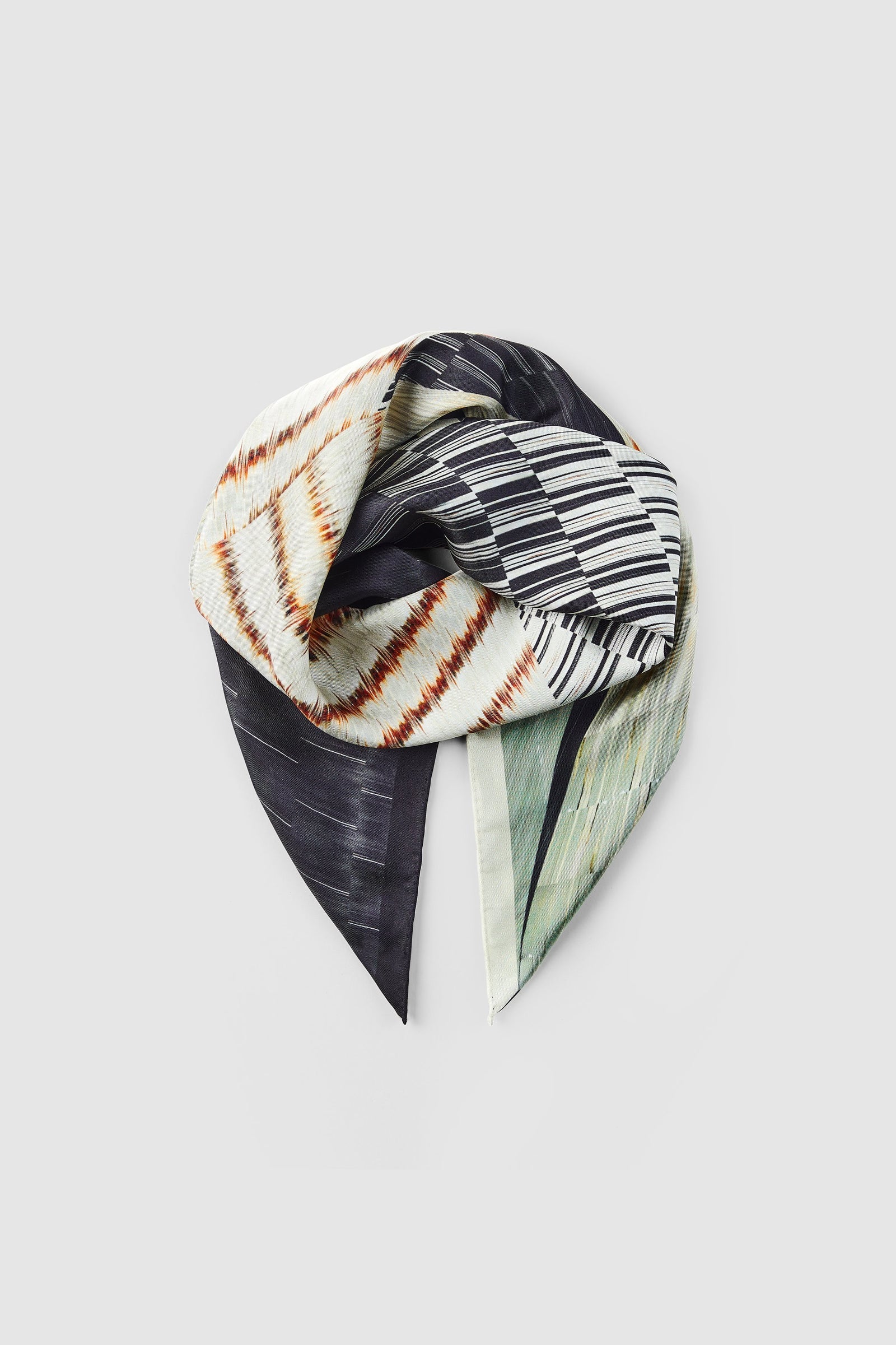 SILK SQUARE SCARF THE JEWELLERY MUSEUM