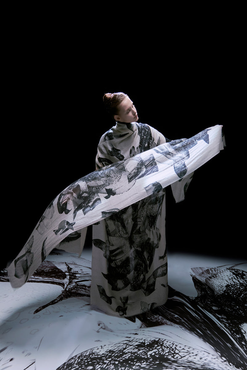 DANCING SHADOWS ICON PURE WOOL SCARF