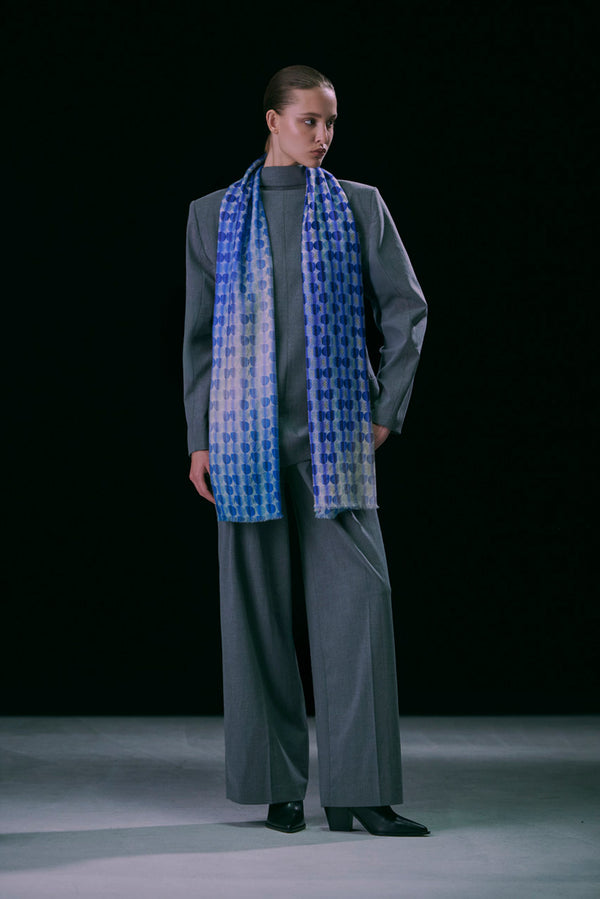 LIGHTSTRIDE PURE WOOL SCARF