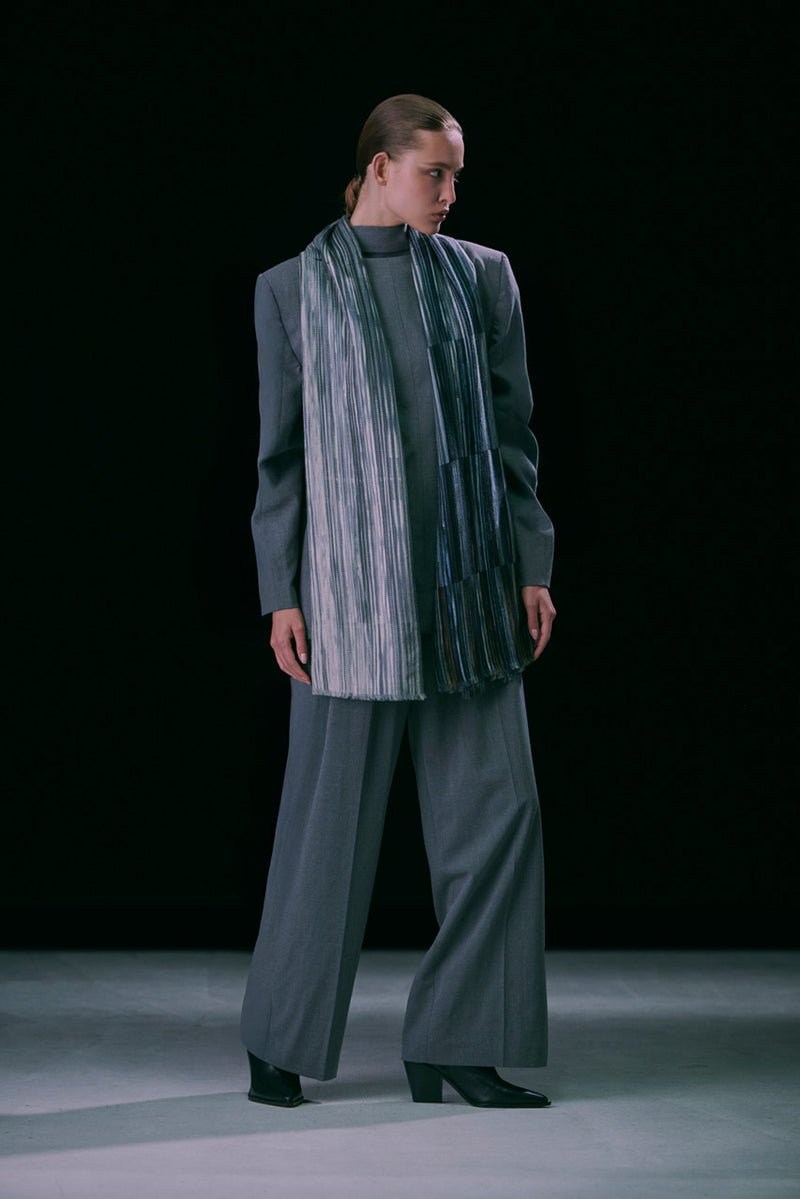 CASCADING PLEAT PURE WOOL SCARF