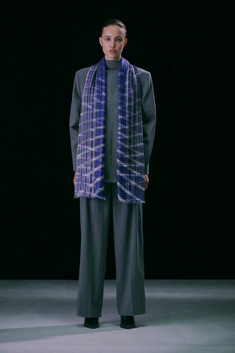 VIOLET PULSE PURE WOOL SCARF
