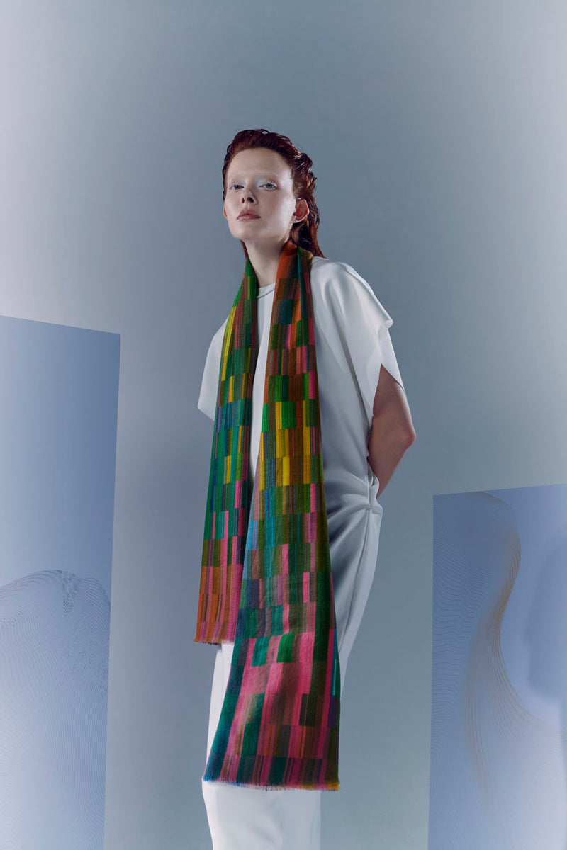 GIVERNY LILY ICON PURE WOOL SCARF